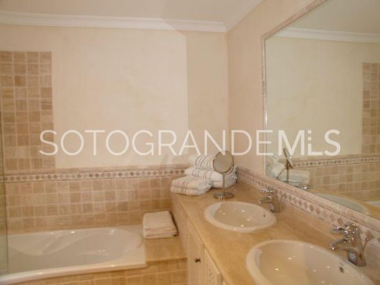 Villa en venta en Zona F | John Medina Real Estate