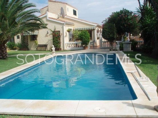 Villa for sale in San Diego with 4 bedrooms | John Medina Real Estate