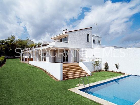 Villa for sale in Sotogrande Alto with 5 bedrooms | John Medina Real Estate