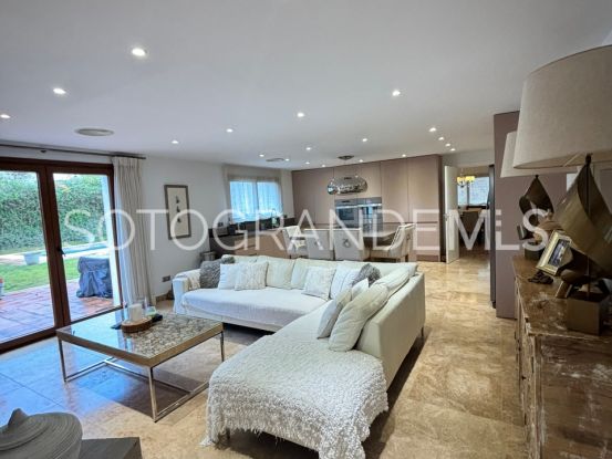 4 bedrooms Zona B villa for sale | John Medina Real Estate