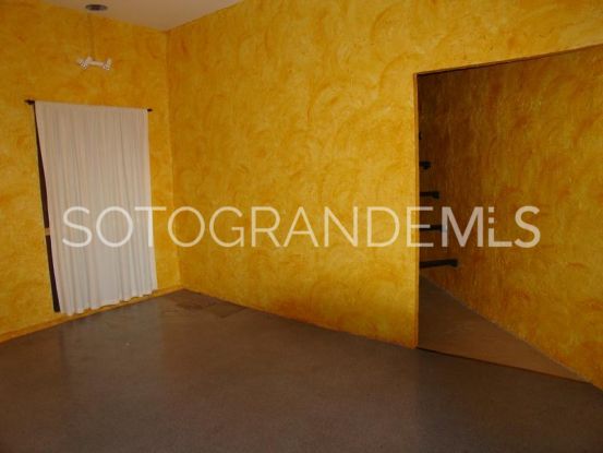 For sale Sotogrande Puerto Deportivo commercial premises | John Medina Real Estate