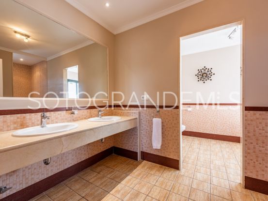 Zona F villa with 4 bedrooms | John Medina Real Estate