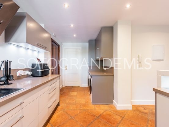 Zona F villa with 4 bedrooms | John Medina Real Estate