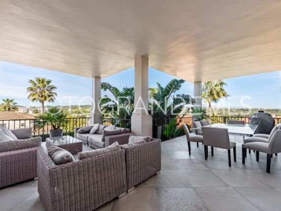 Zona F villa with 4 bedrooms | John Medina Real Estate