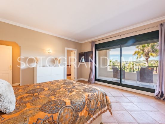 Zona F villa with 4 bedrooms | John Medina Real Estate
