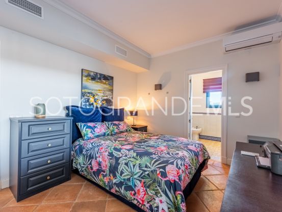 Zona F villa with 4 bedrooms | John Medina Real Estate
