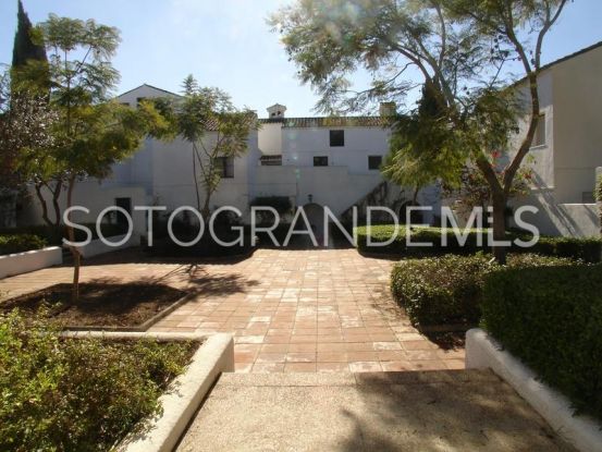 Apartamento en venta de 3 dormitorios en Casas Cortijo, Sotogrande Alto | John Medina Real Estate