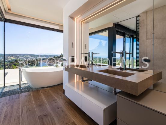 Zona M villa | John Medina Real Estate