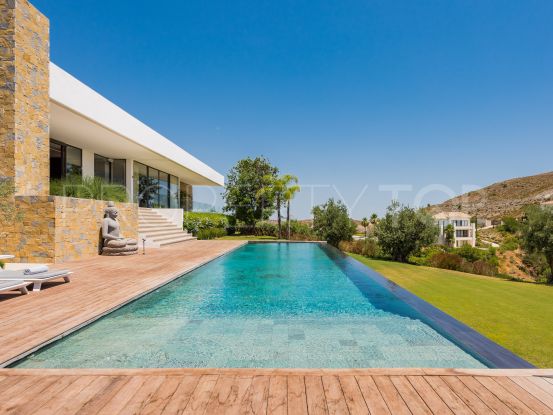 Modern and functional villa for sale in prestigious address