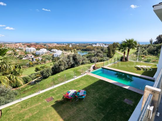 Buy villa with 4 bedrooms in Nueva Atalaya, Estepona | DM Properties