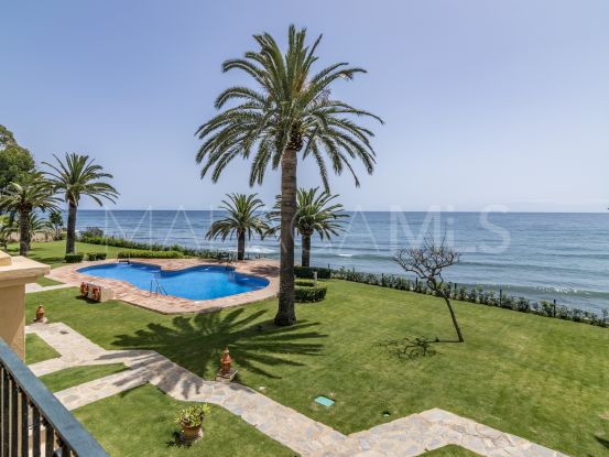 Adosado a la venta de 4 dormitorios en Estepona Playa | DM Properties
