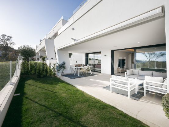 Apartamento planta baja de 3 dormitorios a la venta en Nueva Andalucia, Marbella | DM Properties