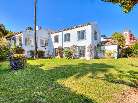 For sale La Duquesa villa with 5 bedrooms | Propinvest
