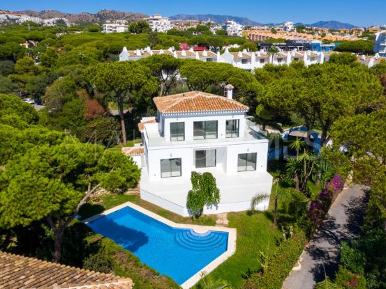 For sale 4 bedrooms villa in Calahonda Playa | Atrium