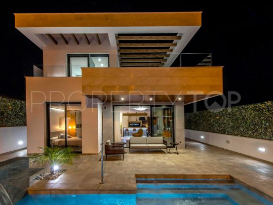 Villa for sale in Quesada