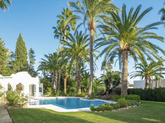 Villa with 5 bedrooms in El Paraiso, Estepona | Luxury Property Finder Marbella
