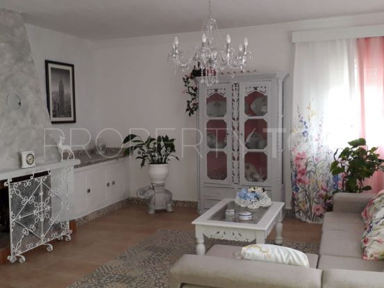Se vende villa de 5 dormitorios en Santa Margarita, La Linea de la Concepcion | Alcaidesa Property