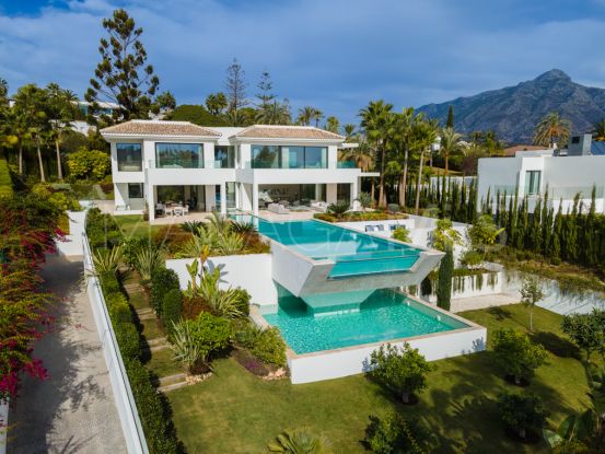 Buy villa in La Cerquilla, Nueva Andalucia | PanSpain Group