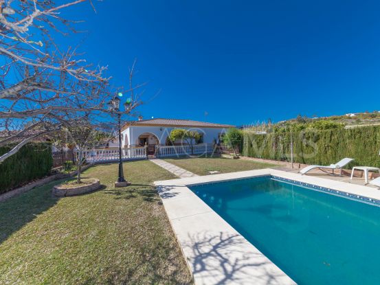 For sale 3 bedrooms villa in El Padron, Estepona | Michael Moon