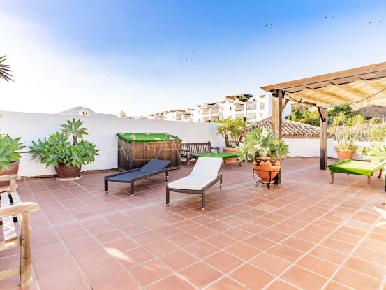 Duplex penthouse in Los Arqueros with 3 bedrooms | Serneholt Estate