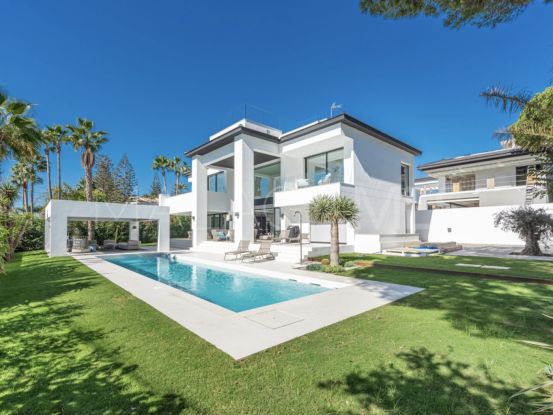Villa with 6 bedrooms for sale in Cortijo Blanco, San Pedro de Alcantara | Serneholt Estate