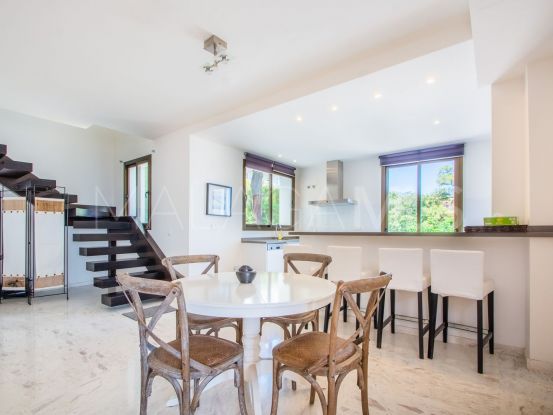 For sale 2 bedrooms penthouse in La Mairena, Marbella East | Serneholt Estate