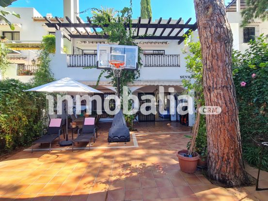 Se vende adosado con 3 dormitorios en Club Sierra, Marbella Golden Mile | Serneholt Estate