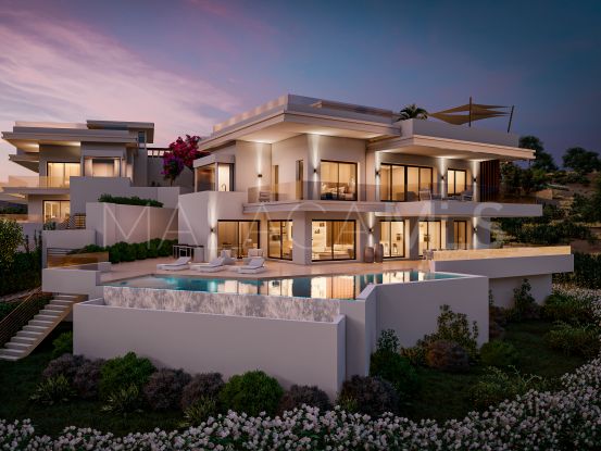 For sale villa with 4 bedrooms in La Resina Golf, Estepona | Serneholt Estate
