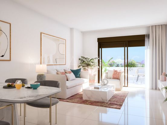 Comprar apartamento planta baja de 2 dormitorios en Estepona Golf | Serneholt Estate