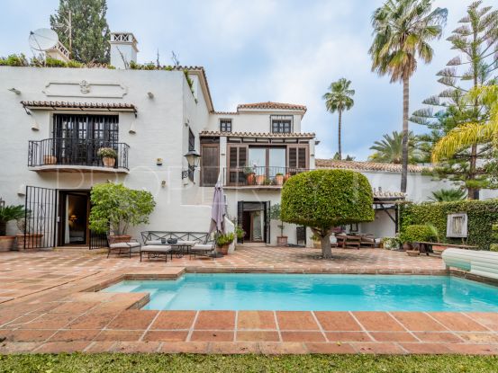 Buy 3 bedrooms villa in Marbella Hill Club, Marbella Golden Mile | Serneholt Estate