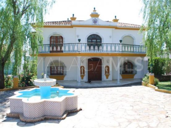 For sale 5 bedrooms mansion in Don Pedro, Estepona | Serneholt Estate