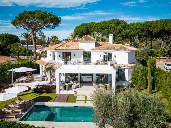 Se vende villa en Los Monteros Playa de 5 dormitorios | Edward Partners