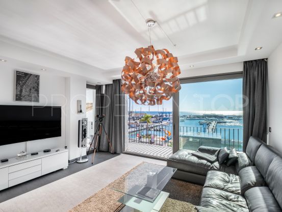 Luxuriously renovated apartment overlooking Puerto Banús harbor - considered the most exclusive Port in Costa del Sol