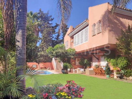 For sale 4 bedrooms villa in Paraiso Barronal, Estepona | Edward Partners