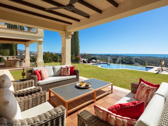 Villa en venta en New Golden Mile, Estepona | Lucía Pou Properties