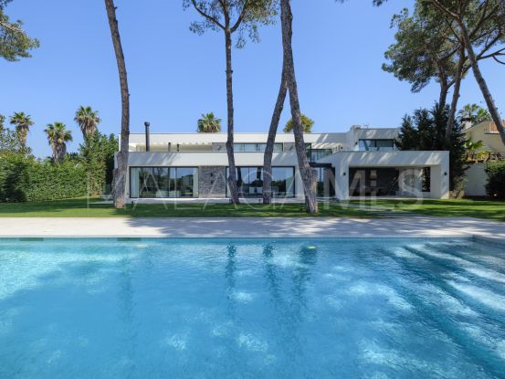 Villa a la venta con 6 dormitorios en Marbella Este | Lucía Pou Properties