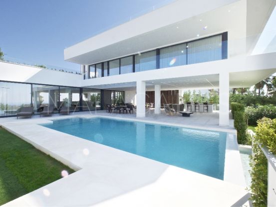 5 bedrooms villa for sale in New Golden Mile, Estepona | Lucía Pou Properties