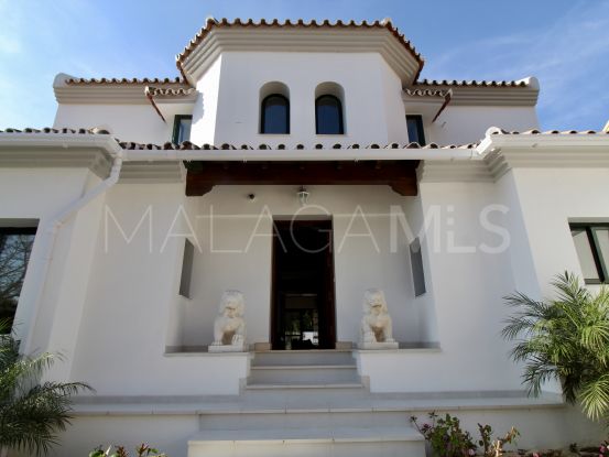 Comprar villa de 4 dormitorios en Alta Vista, San Pedro de Alcantara | Cleox Inversiones