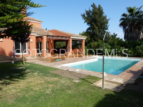 For sale villa in Zona F with 4 bedrooms | Noll Sotogrande