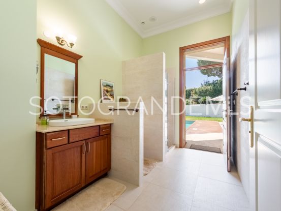 For sale villa in Zona G with 4 bedrooms | Noll Sotogrande