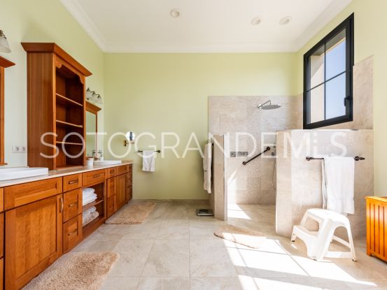 For sale villa in Zona G with 4 bedrooms | Noll Sotogrande