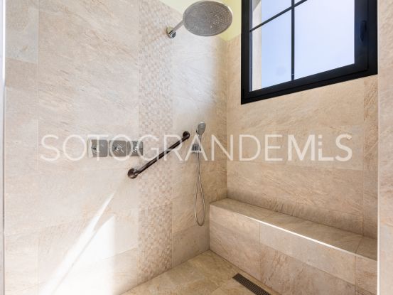 For sale villa in Zona G with 4 bedrooms | Noll Sotogrande