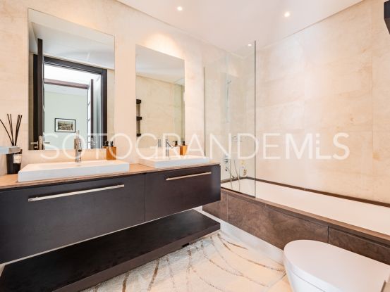Duplex penthouse for sale in Hacienda de Valderrama | Noll Sotogrande