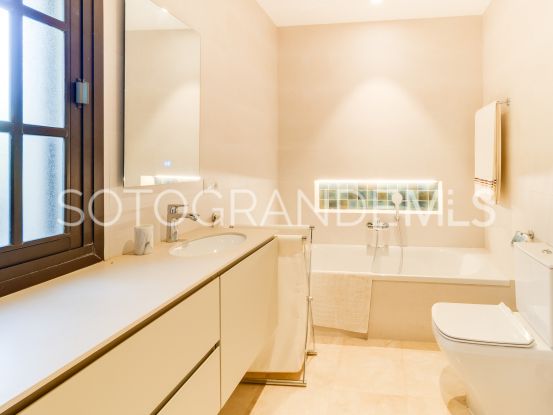 Comprar villa de 6 dormitorios en Zona D | Noll Sotogrande