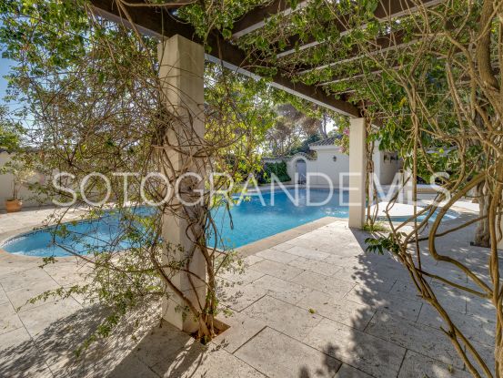 Comprar villa de 6 dormitorios en Zona D | Noll Sotogrande