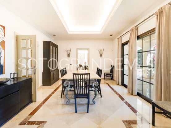 Comprar villa de 6 dormitorios en Zona D | Noll Sotogrande