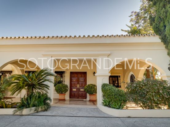 Comprar villa de 6 dormitorios en Zona D | Noll Sotogrande