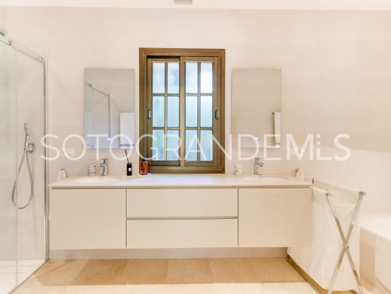 Comprar villa de 6 dormitorios en Zona D | Noll Sotogrande