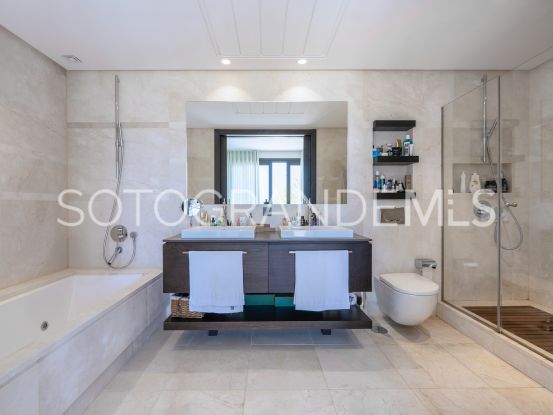 Atico duplex en venta en Hacienda de Valderrama con 4 dormitorios | Noll Sotogrande