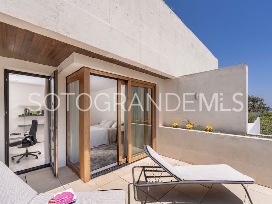 Atico duplex en venta en Hacienda de Valderrama con 4 dormitorios | Noll Sotogrande